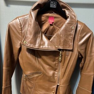 Gil soft as butter leather blazer/jacket
Expensive jacket, price is firm